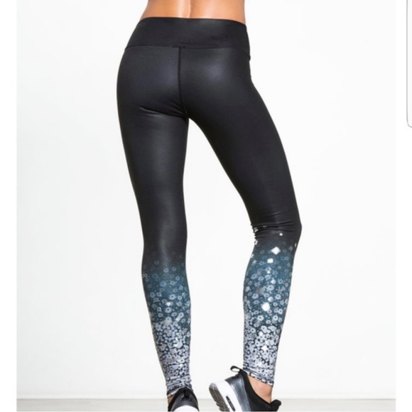 Alo leggings XS - Picture 4 of 5